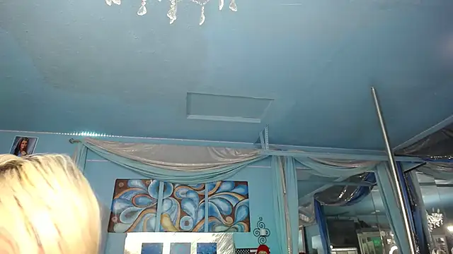 ADRIANNA FOX online show from September 24, 4:02 pm