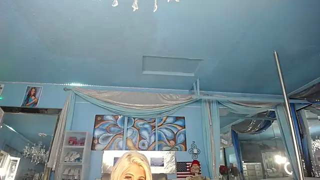 ADRIANNA FOX online show from February 24, 12:11 am