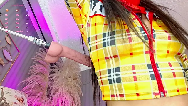 Snapshot of adara_le chatting on October 15, 12:02 pm adara le online show from October 15, 12:02 pm