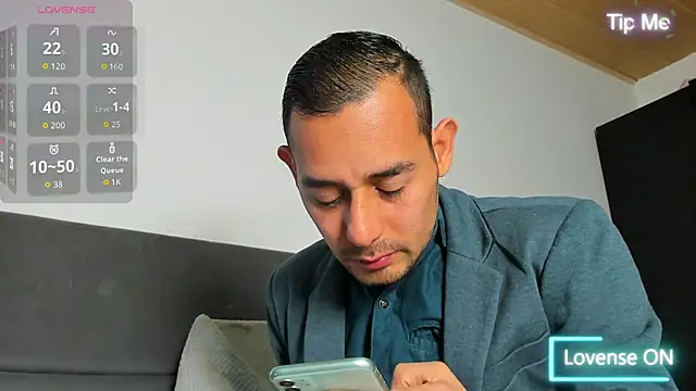 jhonyalzate2 online show from April 12, 3:43 am