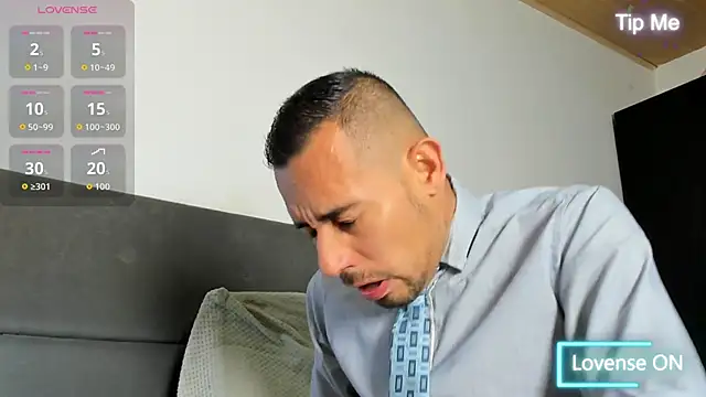 jhonyalzate2 online show from April 24, 2:35 am