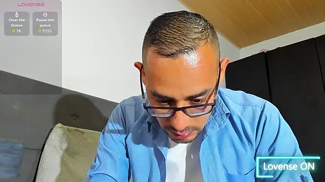 Snapshot of jhonyalzate2 chatting on January 14, 4:16 am jhonyalzate2 online show from January 14, 4:16 am