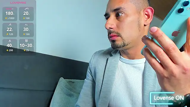 jhonyalzate2 online show from March 11, 4:17 am