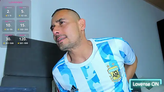 jhonyalzate2 online show from November 26, 2:33 am