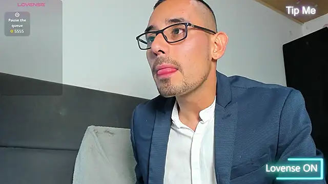 jhonyalzate2 online show from March 20, 3:40 am