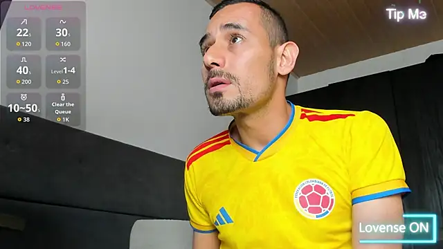 jhonyalzate2 online show from July 3, 9:43 pm