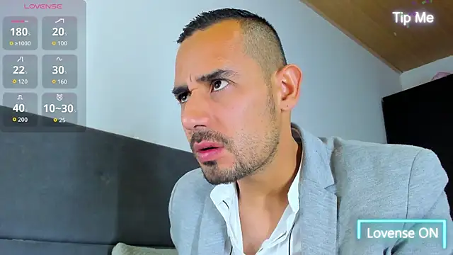 Snapshot of jhonyalzate2 chatting on October 6, 1:51 am jhonyalzate2 online show from October 6, 1:51 am