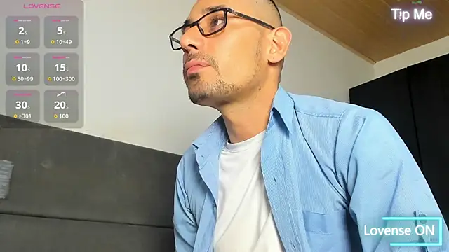 jhonyalzate2 online show from May 22, 2:20 am