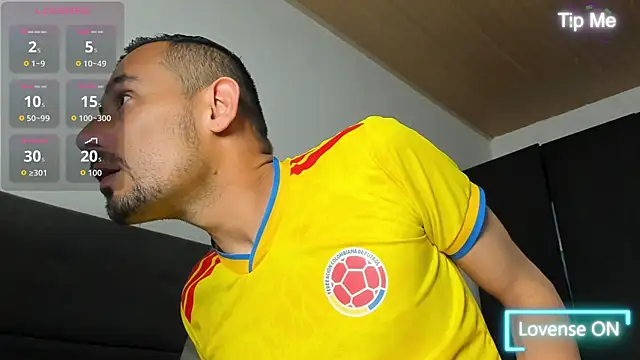 jhonyalzate2 online show from July 4, 11:42 pm
