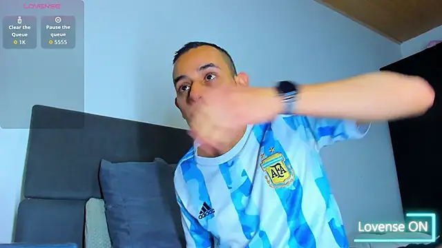 jhonyalzate2 online show from November 16, 12:04 am