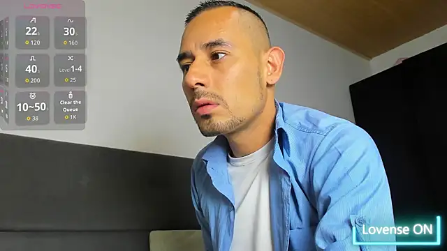 Snapshot of jhonyalzate2 chatting on February 8, 12:30 am jhonyalzate2 online show from February 8, 12:30 am