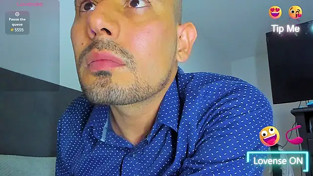 Snapshot of jhonyalzate2 chatting on February 4, 2:39 am jhonyalzate2 online show from February 4, 2:39 am