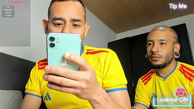 jhonyalzate2 online show from June 19, 11:42 pm