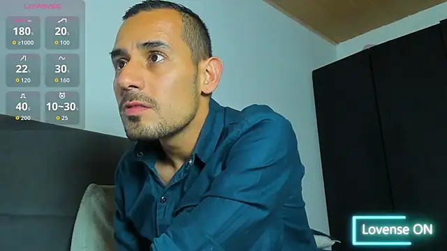 Snapshot of jhonyalzate2 chatting on February 24, 3:18 am jhonyalzate2 online show from February 24, 3:18 am