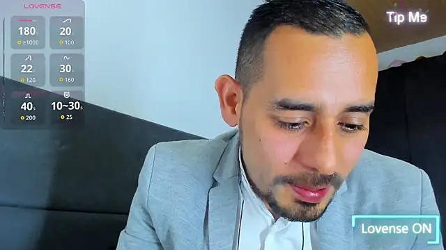 Snapshot of jhonyalzate2 chatting on September 18, 2:47 am jhonyalzate2 online show from September 18, 2:47 am