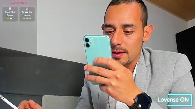 Snapshot of jhonyalzate2 chatting on February 27, 2:56 am jhonyalzate2 online show from February 27, 2:56 am