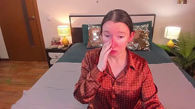 CatherineWalls online show from March 25, 7:08 am