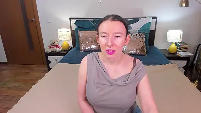 CatherineWalls online show from February 8, 4:21 am