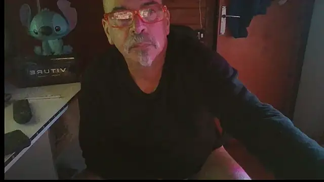 Snapshot of 0oscar_xxx chatting on September 29, 6:57 pm 0oscar xxx online show from September 29, 6:57 pm