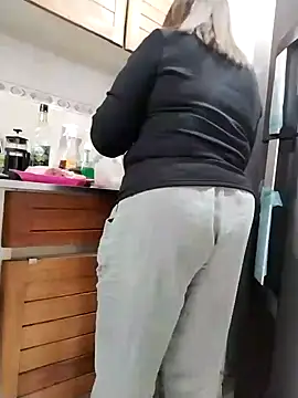 Vicky Rosse online show from February 18, 8:27 pm