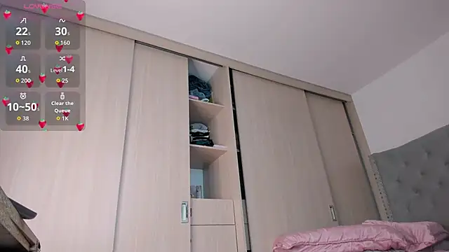 Snapshot of sussan_dream1 chatting on June 25, 12:52 am sussan dream1 online show from June 25, 12:52 am