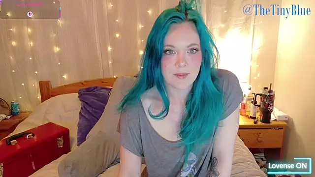 thetinyblue online show from April 13, 4:33 pm