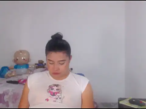 Snapshot of katrinawillff chatting on June 20, 5:45 am katrinawillff online show from June 20, 5:45 am