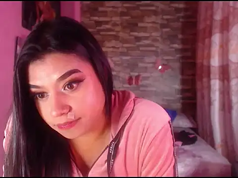 Snapshot of katrinawillff chatting on February 8, 1:22 pm katrinawillff online show from February 8, 1:22 pm