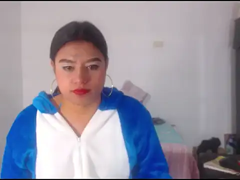 Snapshot of katrinawillff chatting on June 10, 1:01 pm katrinawillff online show from June 10, 1:01 pm