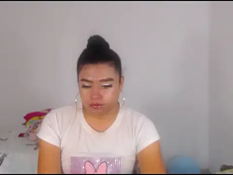 katrinawillff online show from March 12, 4:44 pm