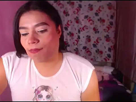 Snapshot of katrinawillff chatting on December 15, 2:06 am katrinawillff online show from December 15, 2:06 am