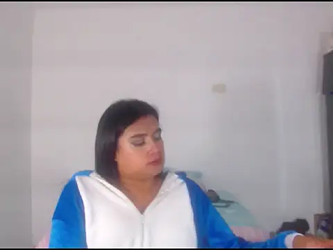 Snapshot of katrinawillff chatting on June 6, 5:40 pm katrinawillff online show from June 6, 5:40 pm