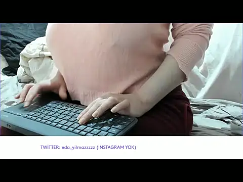 Snapshot of sexy_modelll chatting on November 18, 4:43 pm sexy modelll online show from November 18, 4:43 pm