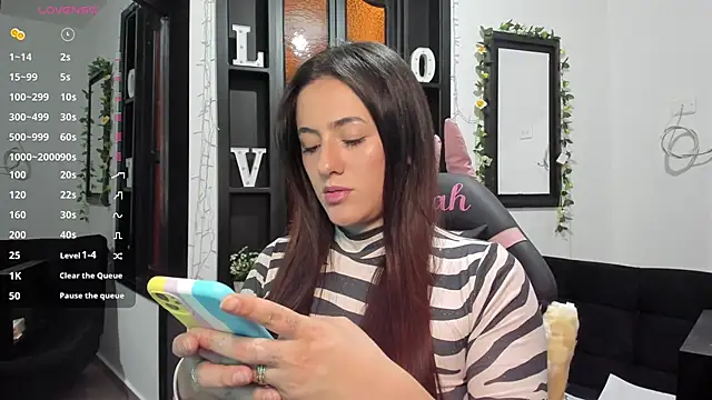 NoahWilliams  online show from December 2, 7:22 pm