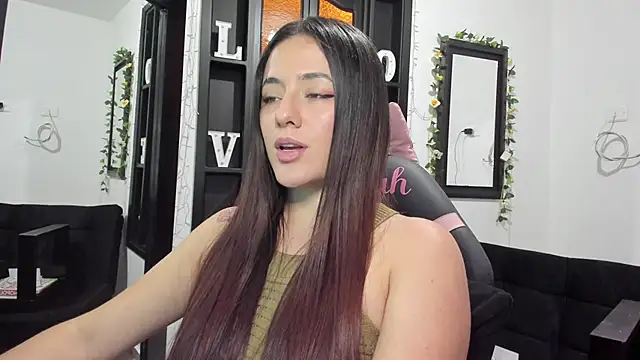 NoahWilliams  online show from December 3, 7:06 pm