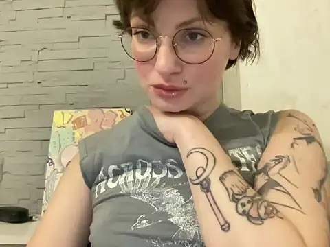 -CatchMe- online show from April 5, 10:27 pm