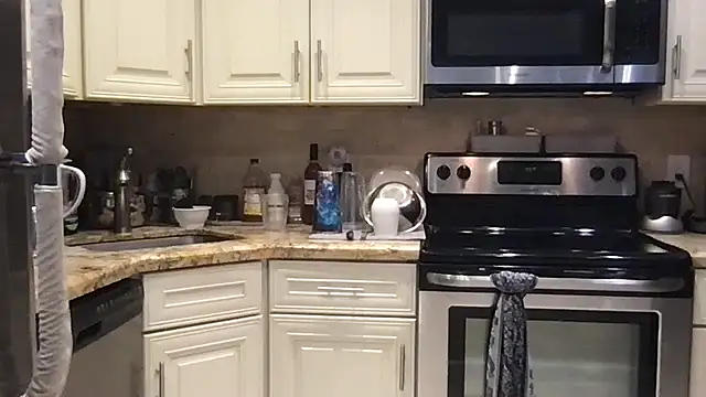 BigGuyMuscle online show from April 9, 8:59 pm