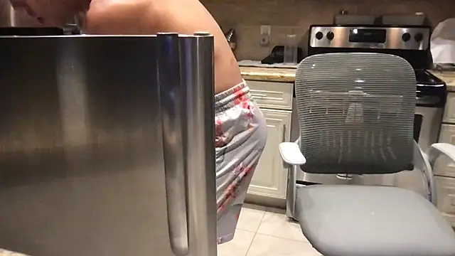 BigGuyMuscle online show from October 2, 5:11 am