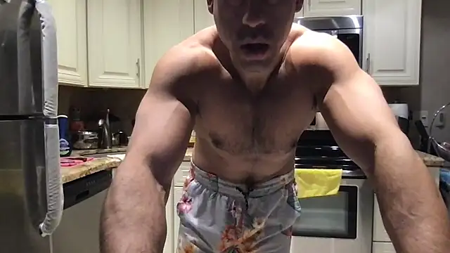 BigGuyMuscle online show from February 26, 3:06 am