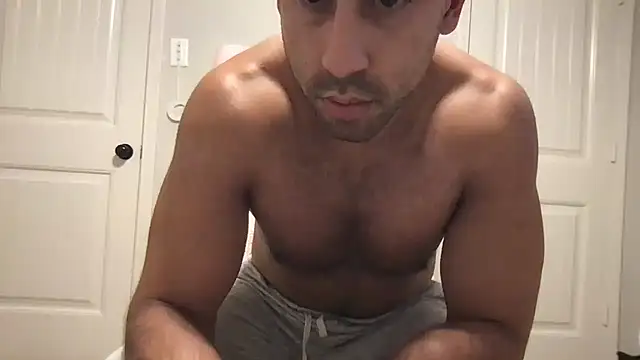 Snapshot of BigGuyMuscle chatting on July 14, 11:44 pm BigGuyMuscle online show from July 14, 11:44 pm