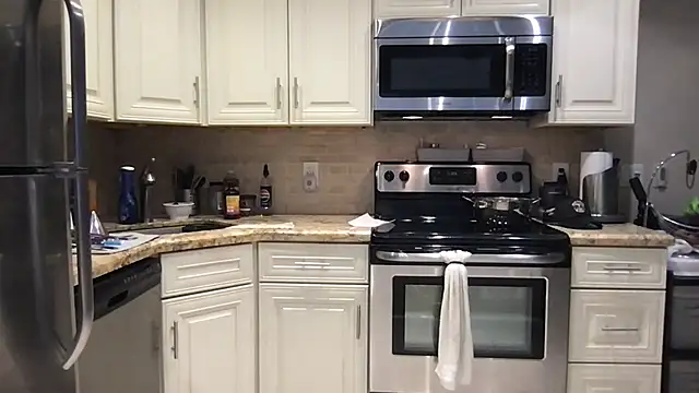 BigGuyMuscle online show from November 10, 3:06 pm