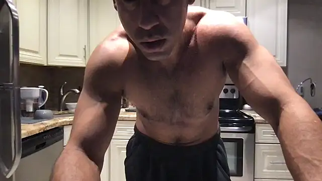 BigGuyMuscle online show from November 3, 7:17 pm