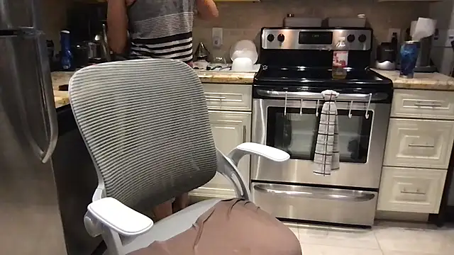 BigGuyMuscle online show from September 25, 4:13 pm