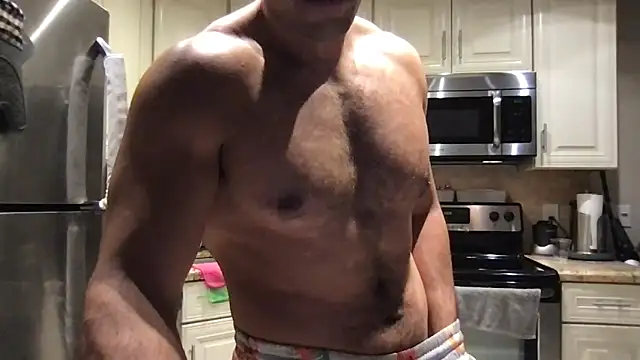 Snapshot of BigGuyMuscle chatting on June 16, 4:45 am BigGuyMuscle online show from June 16, 4:45 am