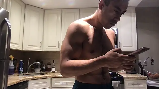 BigGuyMuscle online show from November 18, 2:49 am