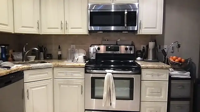 BigGuyMuscle online show from November 21, 9:25 pm