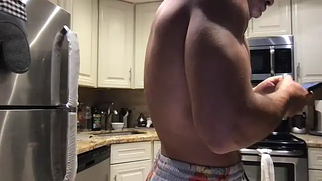 BigGuyMuscle online show from April 23, 5:47 pm