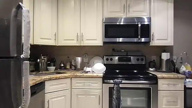 BigGuyMuscle online show from April 19, 7:05 pm