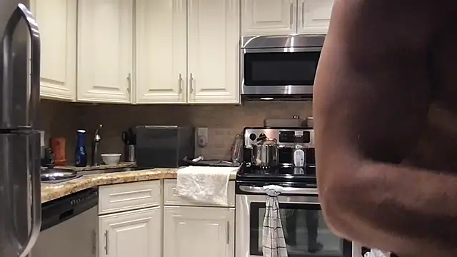 BigGuyMuscle online show from October 31, 5:59 am