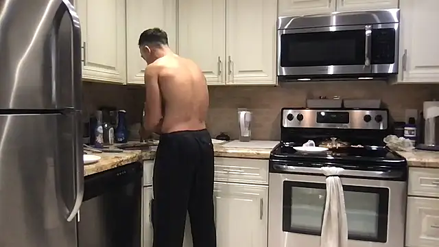 BigGuyMuscle online show from November 29, 12:00 am